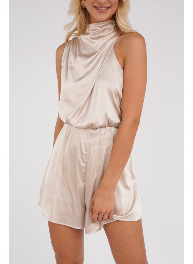 https://www.esuals.nl/halter-playsuit-satin-beige-nikka.html