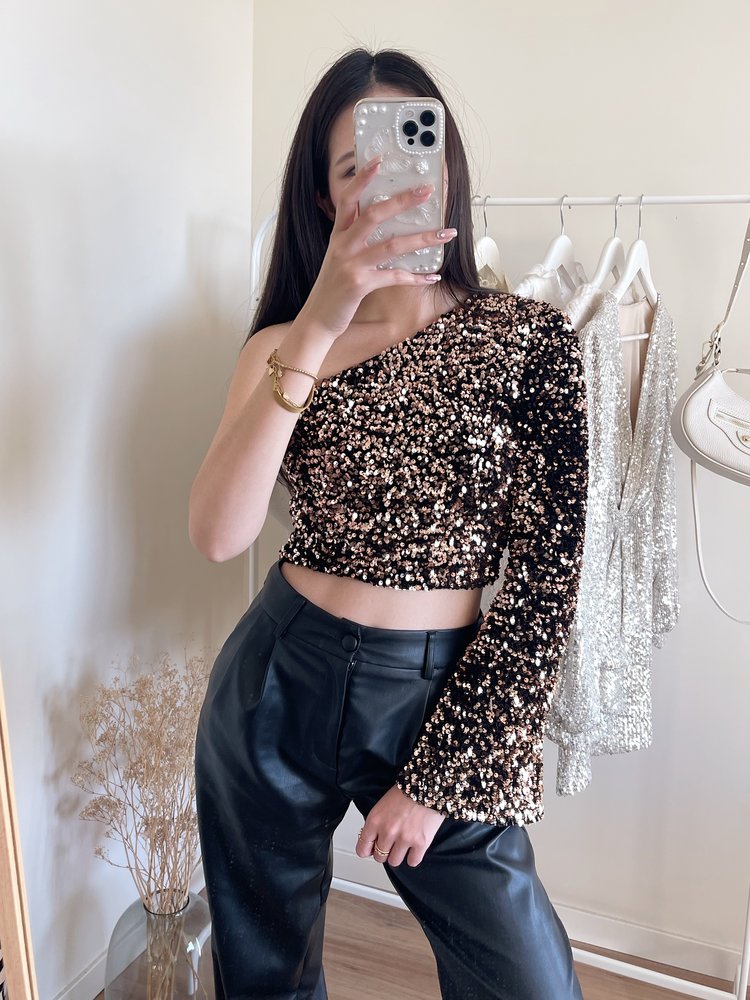 https://www.hellomylovestore.com/en/felice-sequin-crop-top-gold.html