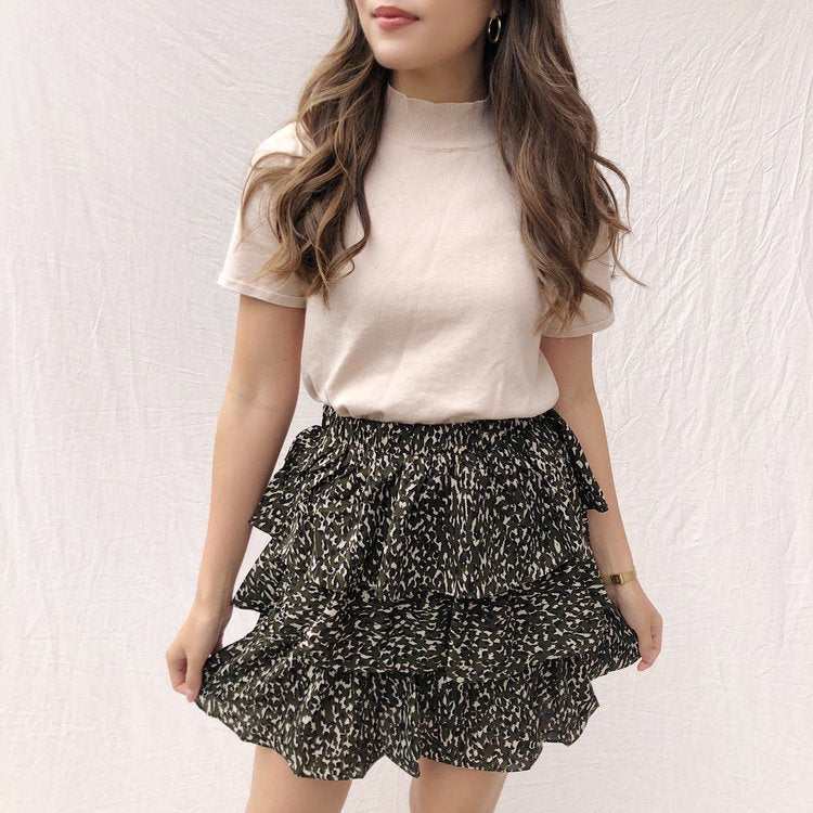 https://www.hellomylovestore.com/en/izara-leopard-skirt-army.html