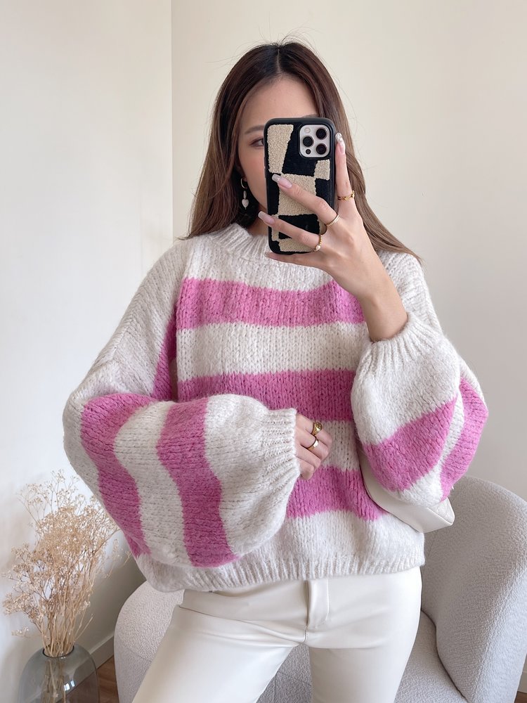 https://www.hellomylovestore.com/en/lucia-oversized-striped-sweater-pink.html