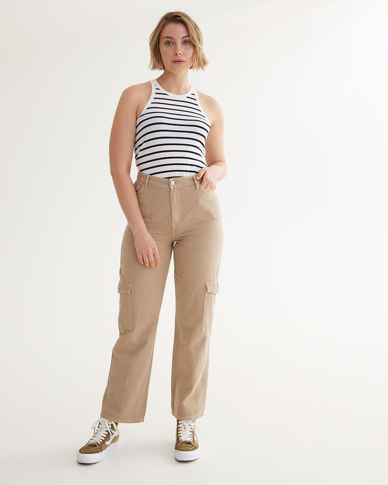 https://www.reitmans.com/en/straight-leg-high-rise-cargo-pant/472373.html?dwvar_472373_color=Prairie%20Sand