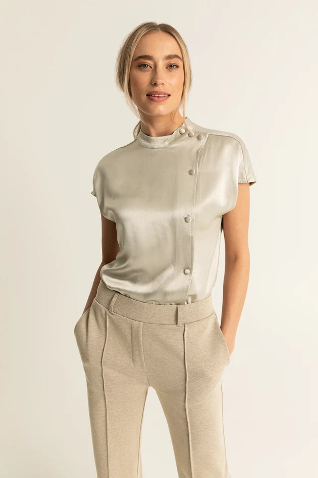 https://www.expresso.nl/satijnen-blouse-ex23-14081_kit_6519.html