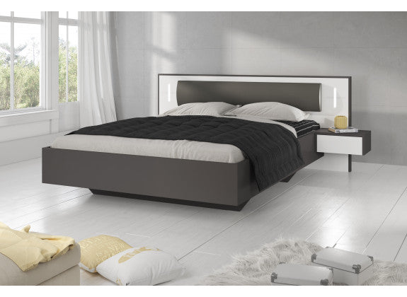 https://www.meubella.nl/slaapkamer/bedden/tweepersoonsbedden/160x200-bedden/tweepersoonsbed-sephora-wit-grijs-160x200-cm.html