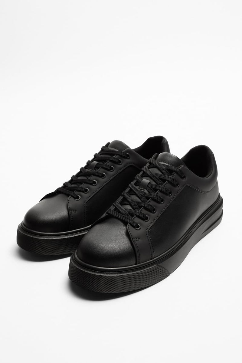 https://www.zara.com/nl/nl/high-top-sneakers-met-veters-p12229020.html?v1=222730329&v2=2203869