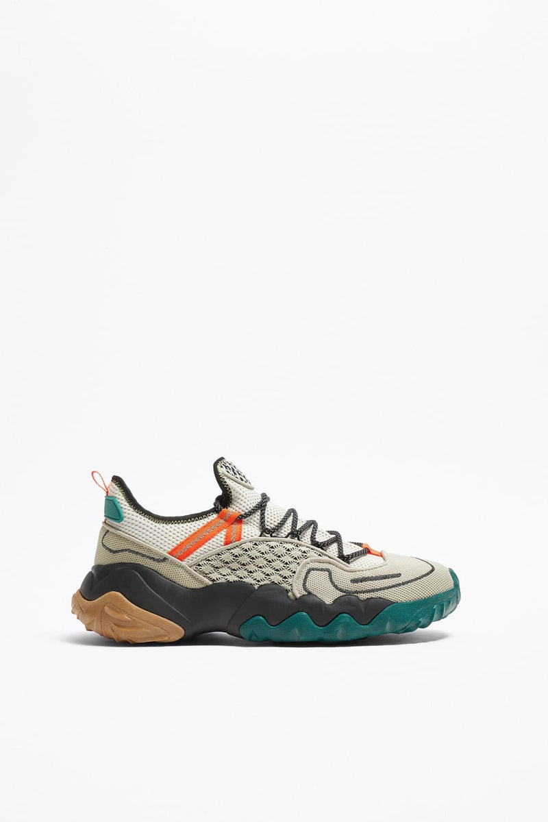 https://www.zara.com/nl/nl/running-sneakers-van-knit-stof-p12304120.html?v1=222745933&v2=2203869