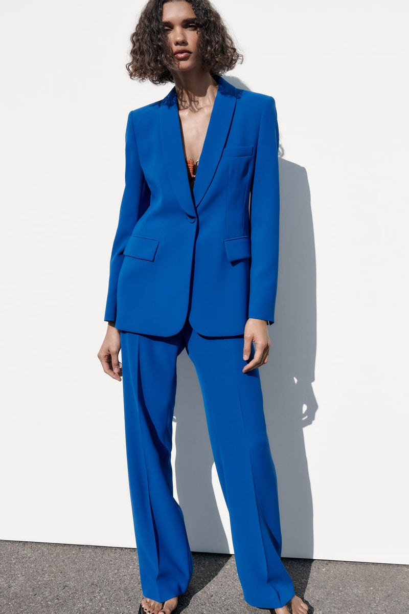 https://www.zara.com/nl/nl/blazer-met-smokingkraag-p02431187.html?v1=239678009&v2=2187726