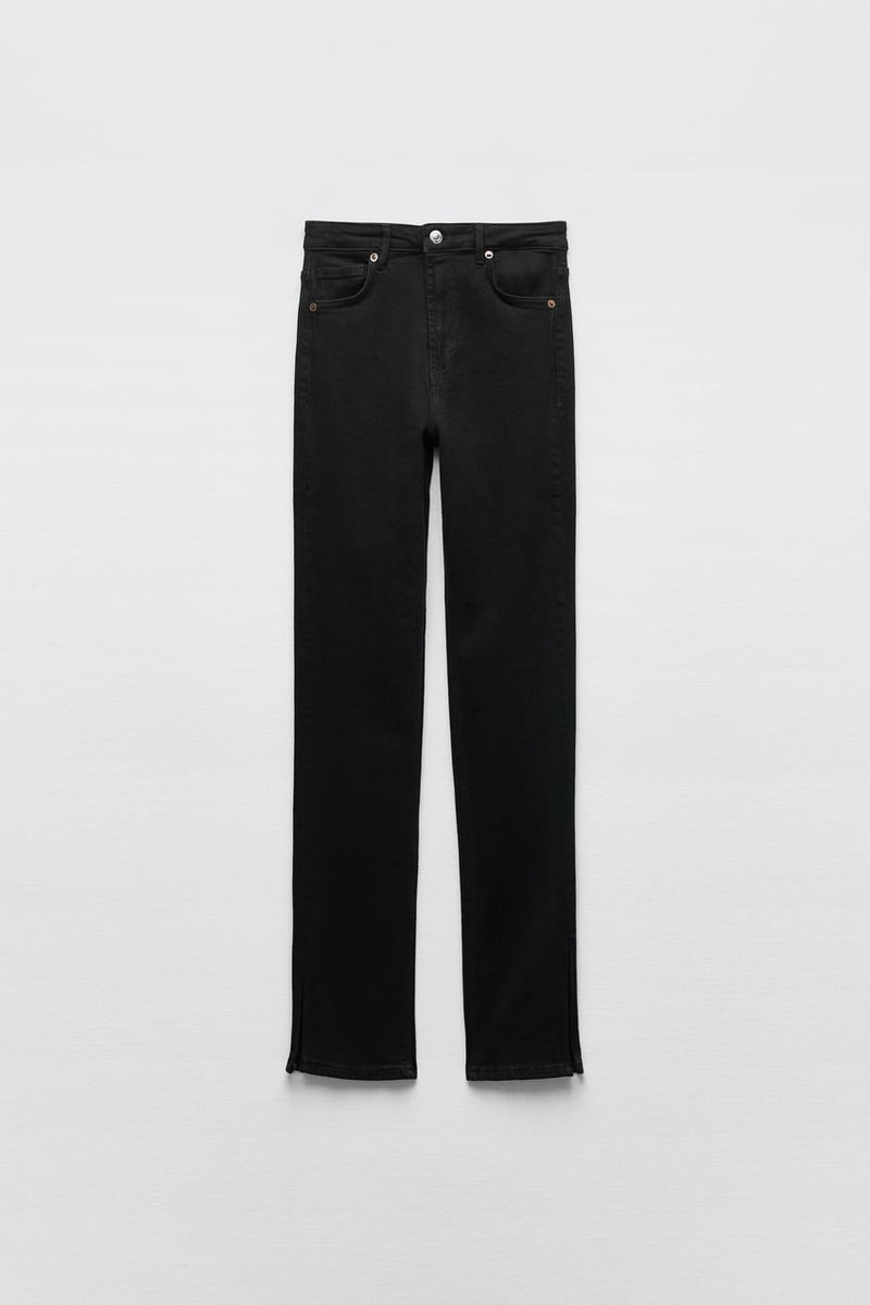 https://www.zara.com/nl/nl/jeans-trf-split-p04060909.html?v1=232669766&v2=2187589 