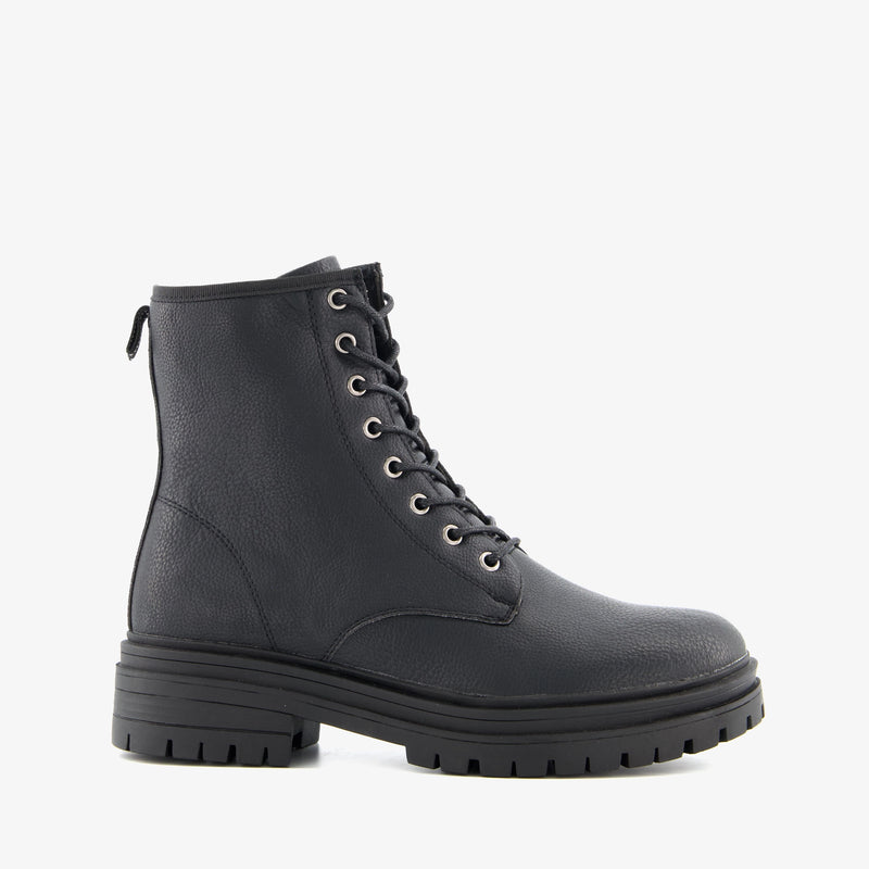 https://www.scapino.nl/blue-box-dames-veterboots-018140624?variant=1018140624370