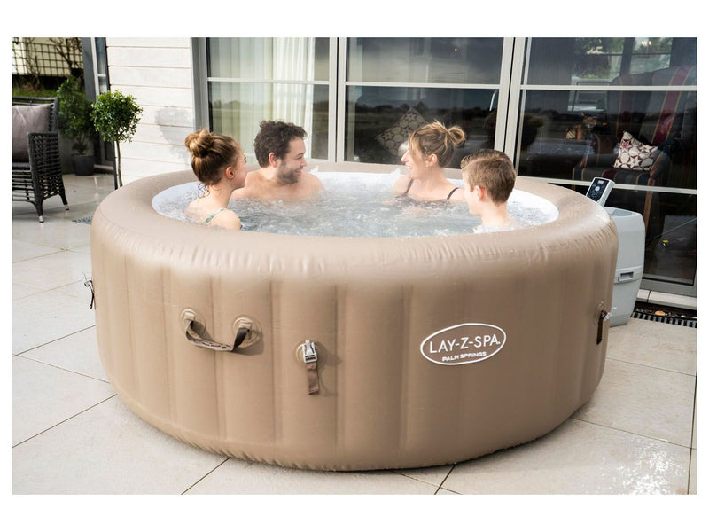 Jacuzzi inflable para uso exterior e interior blanco beige dimensiones 196 x 71 cm 6 personas 916 litros calor máximo 40 grados